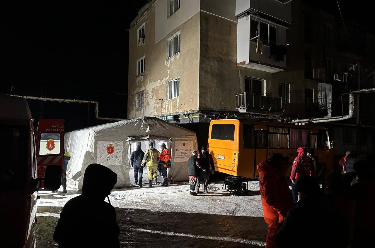 Ворожий удар по інфраструктурі: частина району без світла – ОМВА (фото) «фото»