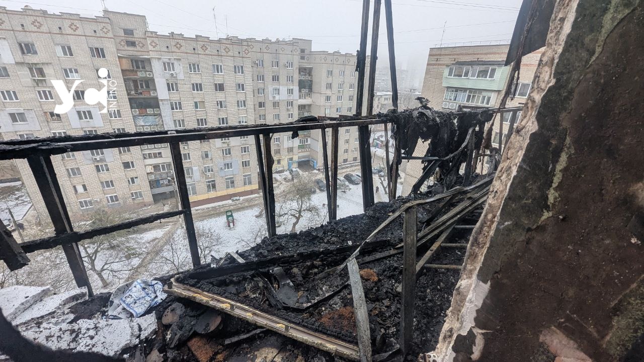 Не може без сліз на це дивитися: російський дрон влучив у квартиру в Чорноморську (фото, відео) «фото»