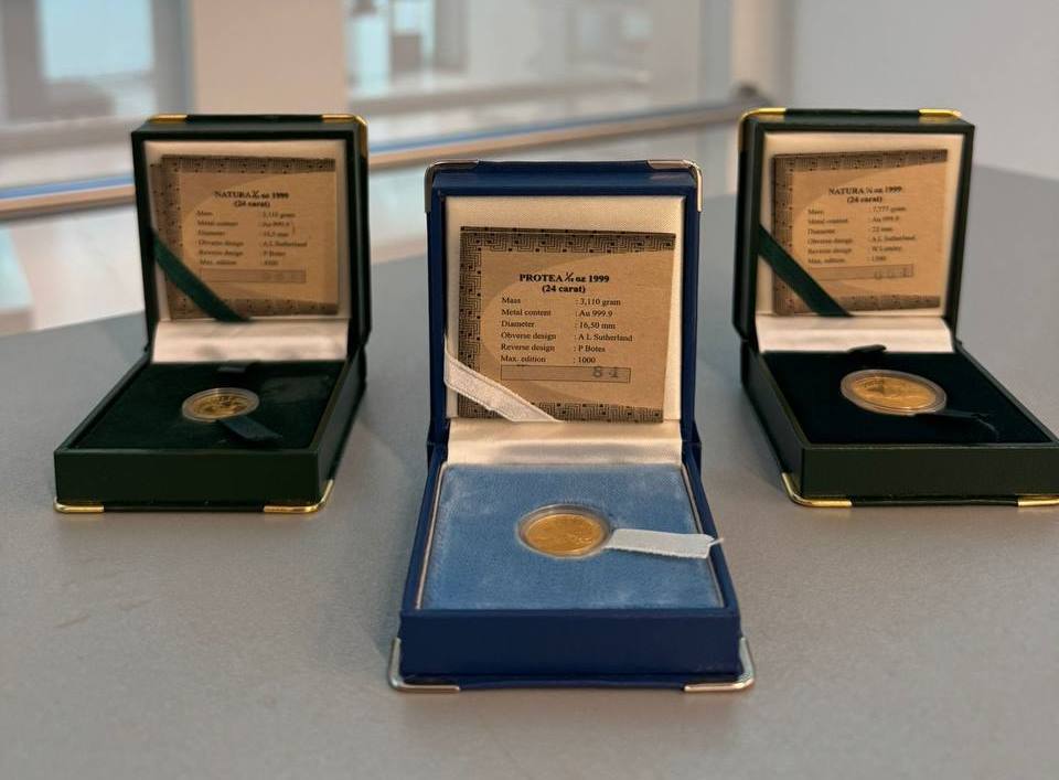 В багажах українців в аеропорту Кишинева митники знайшли незадекларовані золоті злитки та монети (фото) «фото»