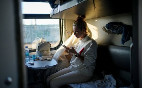 Укрзалізниця запускає платний Wi-Fi у поїздах «фото»