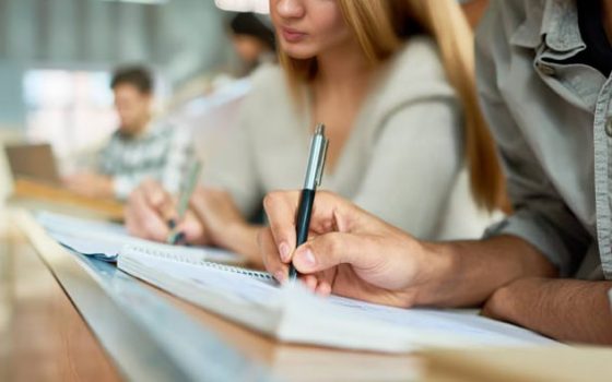 В Україні учнів та викладачів будуть карати за плагіат «фото»