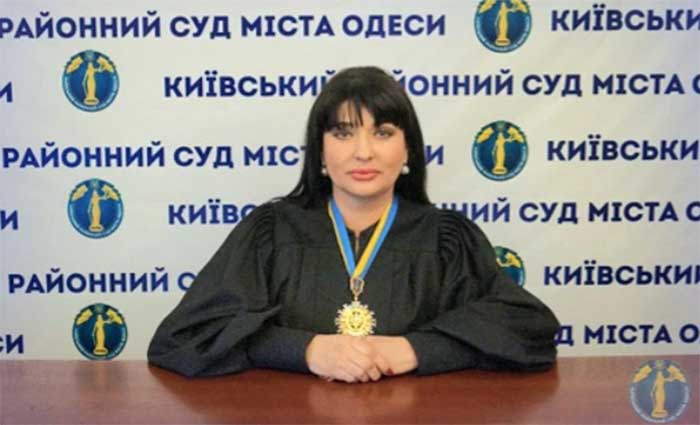 Суд у справі одеської судді Людмили Салтан знову відклали через її перебування у психлікарні «фото»