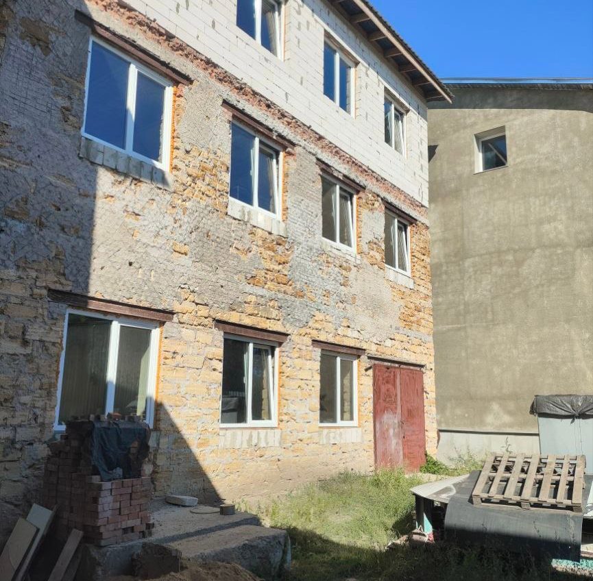 В Одесі підприємець без дозволу збудував склад майже на 350 «квадратів» (фото) «фото»