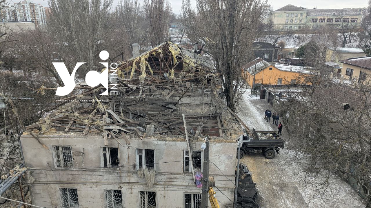 «Мене завалило у кімнаті, сусіди допомогли вибратися» — російський дрон залишив одеситів без житла (фото, відео) «фото»