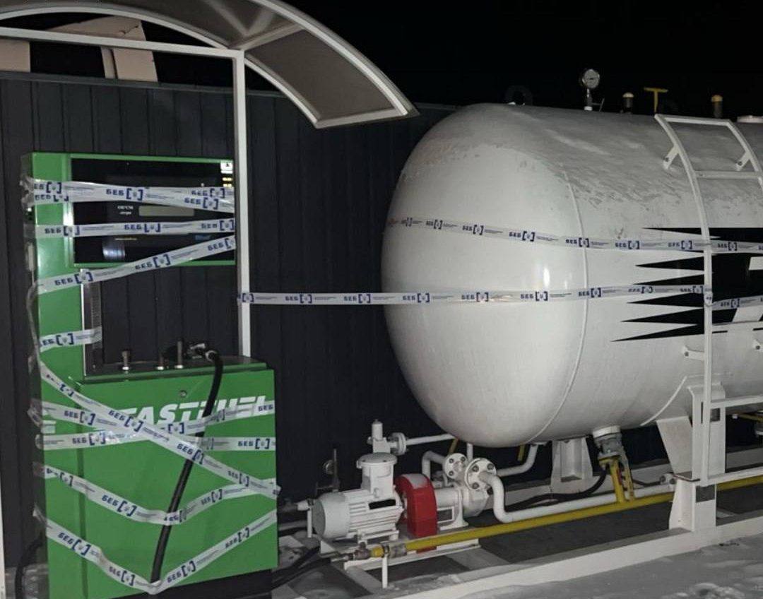 Майже десяток заправок на Одещині торгували «паленим» бензином «фото»