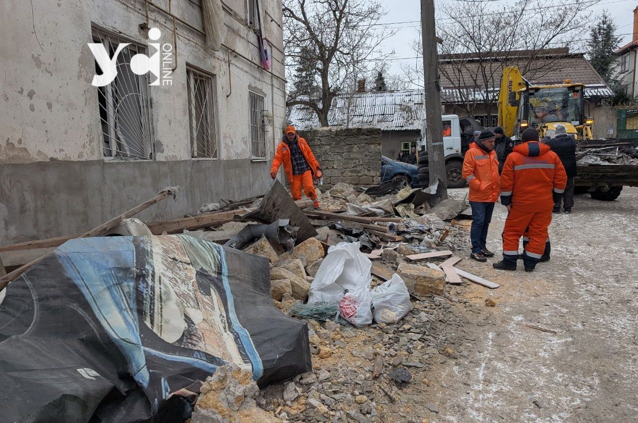 Нічна атака рф пошкодила в Одесі десятки будинків, два дитсадка та ліцей – 5 людей постраждали (фото) «фото»
