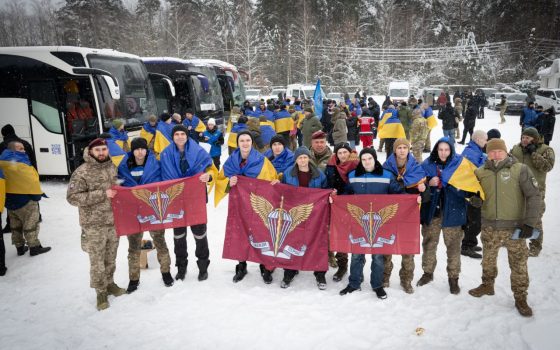 Троє захисників з Одещини повернулися додому після років російського полону «фото»
