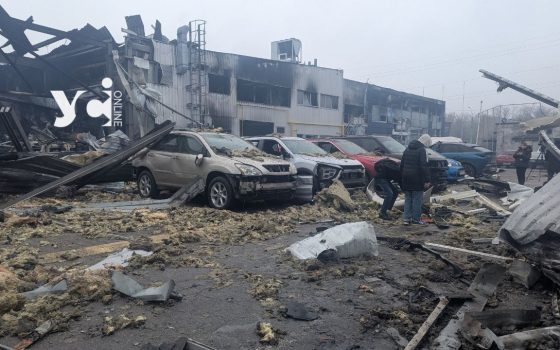 Вночі ворог вкотре атакував Одесу: одна людина загинула, пошкоджена портова інфраструктура (фото) «фото»